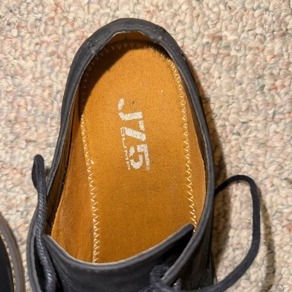 Sleek Black Chukka Boots for Men - Picture 4 of 4